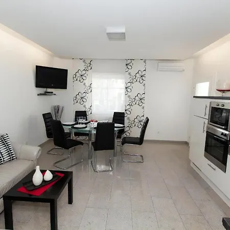 Apartment Erdgeschosswohnung Mit Terrasse Und Balkon Crikvenica