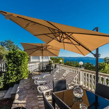 Erdgeschosswohnung Mit Terrasse Und Balkon Apartment *