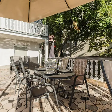 Erdgeschosswohnung Mit Terrasse Und Balkon Crikvenica