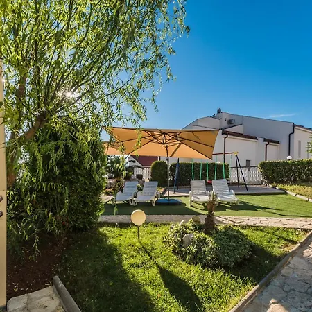 Erdgeschosswohnung Mit Terrasse Und Balkon * Crikvenica
