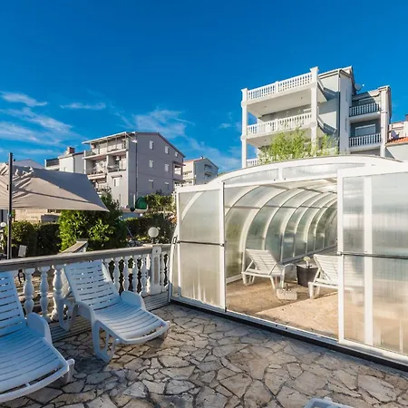 Erdgeschosswohnung Mit Terrasse Und Balkon Crikvenica