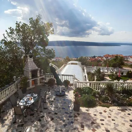 Erdgeschosswohnung Mit Terrasse Und Balkon