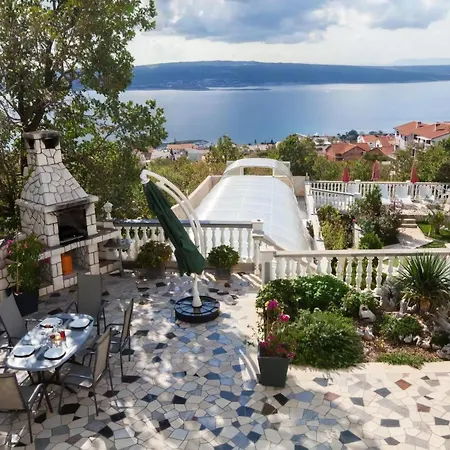 Apartment Erdgeschosswohnung Mit Terrasse Und Balkon Crikvenica