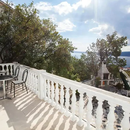 Apartment Erdgeschosswohnung Mit Terrasse Und Balkon *